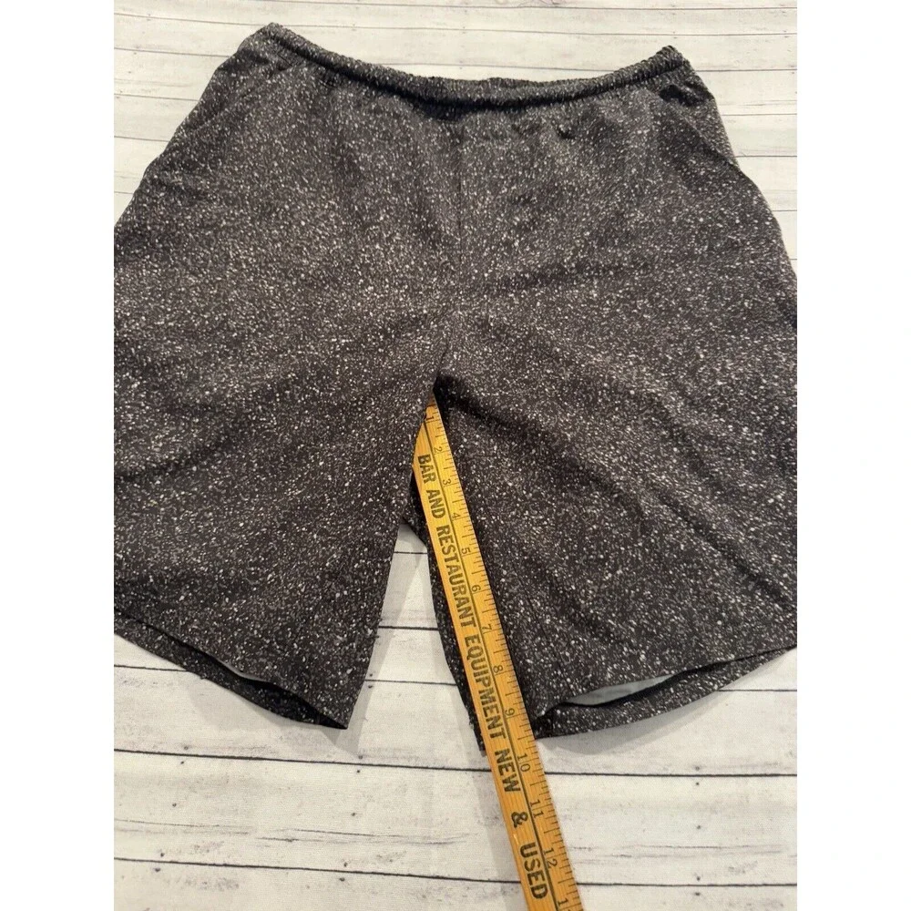 LULULEMON Mens Pace Breaker Short Sz L Black Speckled 9